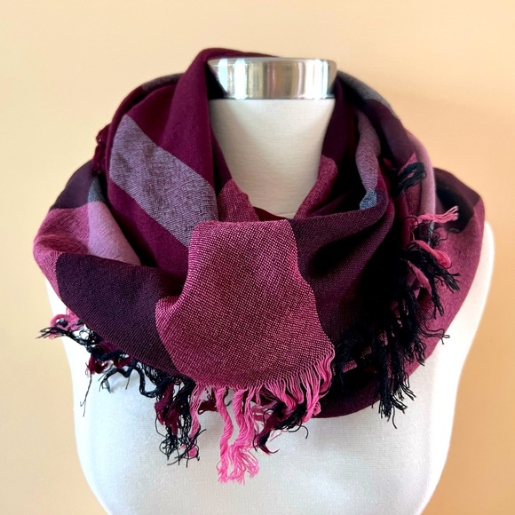 Burberry Check Wool Scarf - Picture 1 of 10